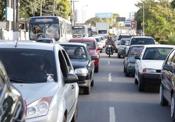 Proprietários de veículos com placas de finais 9 e 0 devem pagar IPVA até 30 de junho