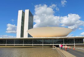 Brasileiros reprovam Executivo, Legislativo e Judiciário