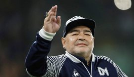 Maradona fica em observação após cirurgia cerebral