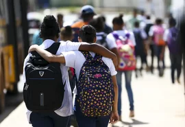 Dia do Amigo: relação é fundamental para a saúde mental, diz psicóloga