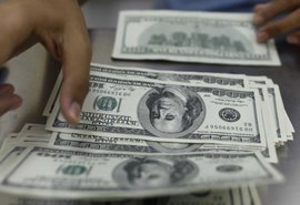 Dólar deve voltar a oscilar na próxima semana, afirmam analistas