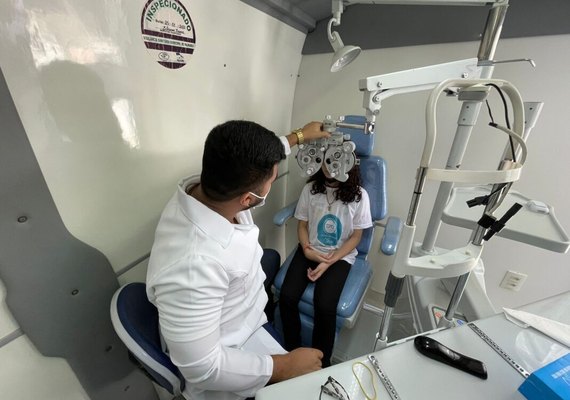 Parceria entre Prefeitura e IGPS atende estudantes com exames e óculos