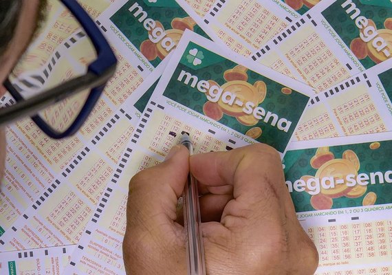 Mega-Sena acumula e prêmio vai a R$ 5,5 milhões