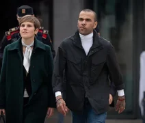 VÍDEO: veja o momento em que Daniel Alves deixa a prisão na Espanha