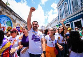 Milhares de mulheres caminham em apoio à reeleição de Paulo Dantas