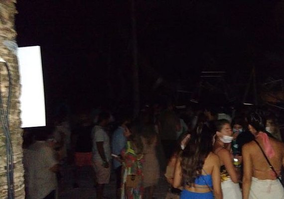 Fiscalização flagra festa com aglomeração na Barra de São Miguel