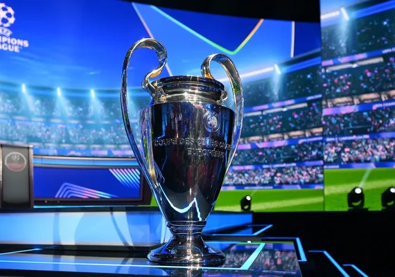 UEFA realiza sorteio e define confrontos da nova fase de liga da Champions League