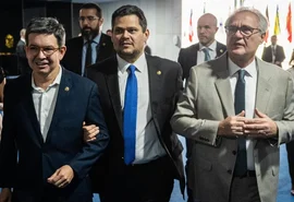 Renan Calheiros e Davi Alcolumbre fortalecem relações após ação do Senado por bolsonaristas