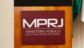 Mulher vítima de estupro por anestesista presta depoimento à polícia