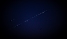 Proliferação de satélites ameaça observações astronômicas, aponta estudo