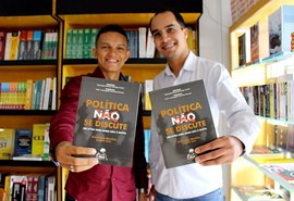 Jovens escritores lançam livro sobre política em São Luís do Quitunde