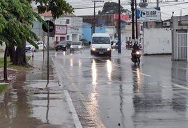 Chuva forte mantém Alagoas em alerta; Inmet amplia aviso até sábado