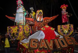 Desfiles e shows marcam abertura do Carnaval de Maceió