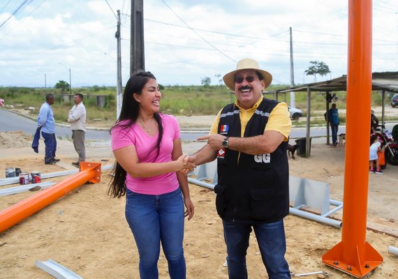 Prefeito de Rio Largo vistoria a implantação e revitalização dos abrigos de ônibus