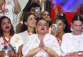 Preta Gil chora em camarote da família no carnaval de Salvador: 'Só Deus sabe como lutei'