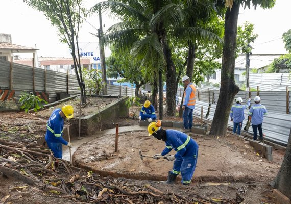 Reforma da Praça da Ladeira do Trovão no Bom Parto avança