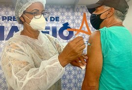 Maceió começa nesta quinta a aplicar 4ª dose de vacina em idosos a partir de 80 anos