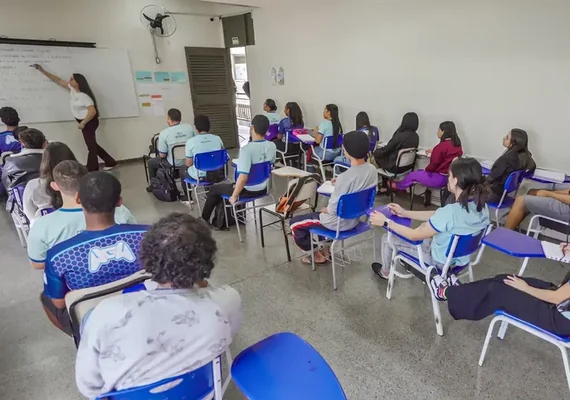 Pesquisa aponta que 57% dos alagoanos aprovam escola em tempo integral