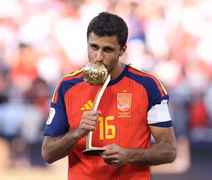 Agente de Rodri confirma que volante preferiu o Barcelona ao Real Madrid