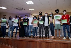 Estudantes da rede estadual recebem medalhas da Olimpíada Brasileira de Matemática das Escolas Públicas (OBMEP)