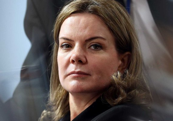 PT faz estudo para barrar decreto pró-armas de Bolsonaro