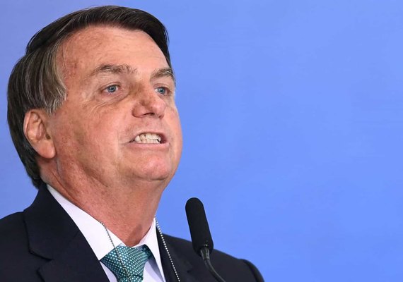 Bolsonaro critica decisão de desmonetizar canais investigados por fake news