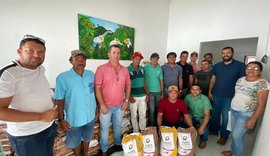 Prefeitura de Santana do Mundaú realiza distribuição de sementes para agricultores