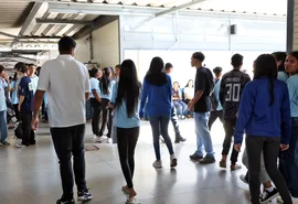 Governo libera nova rodada de pagamentos do Pé-de-Meia para estudantes nascidos em novembro e dezembro