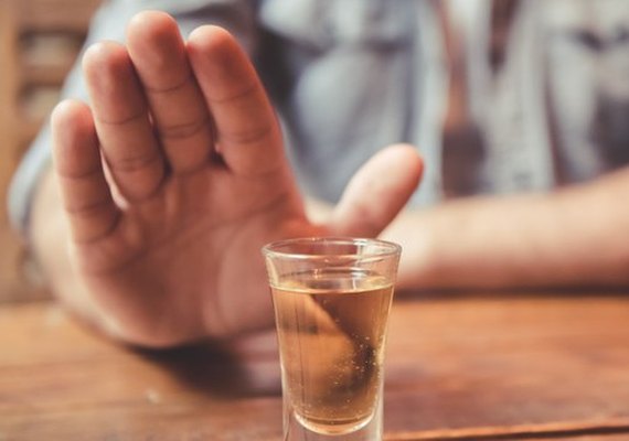 Sintomas de intoxicação por metanol se confundem com embriaguez comum; entenda