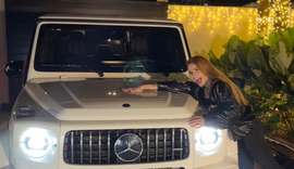 Ferrugem surpreende esposa com carro de R$ 2 milhões