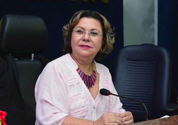 Deputada Tereza Nelma deixa o PSDB e alega ter atuação cerceada