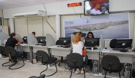 Presença do Sine Maceió movimenta o Shopping Popular