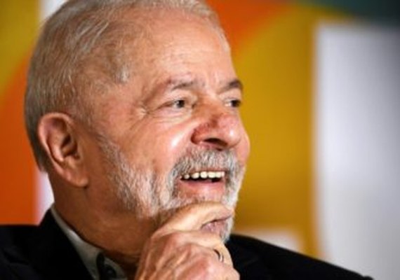 'Liderança de Lula no 1º turno é estável desde julho do ano passado', afirma senador alagoano