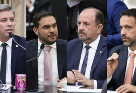 Deputados oficializam candidaturas ao cargo de 'governador-tampão'