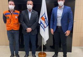 Prefeito se reune com Defesa Civil Nacional em busca de solução para transtornos causados pelo avanço do mar