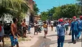 Protesto: moradores da Orla Lagunar reclamam da demora na entrega de chave em residencial