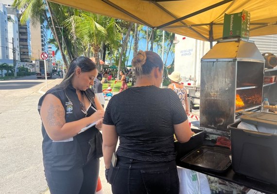 Semsc orienta ambulantes sobre ocupação irregular na Rua Aberta