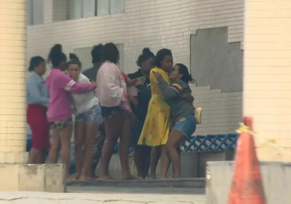 Menina fica gravemente ferida em acidente com carro alegórico no Rio