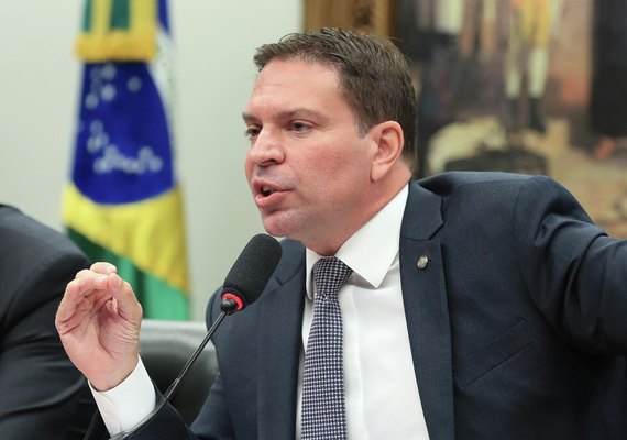 Nome de Alexandre Ramagem aparece em lista de supostos pagamentos de bicheiro