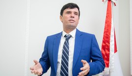 Estado vai levantar demanda antes de voltar a contratar na Educação