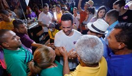 Paulo Dantas reafirma compromisso com o social durante caminhada na Ponta da Terra