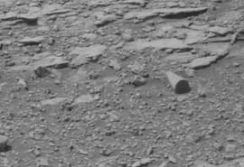 Cilindro misterioso é encontrado em cratera de Marte