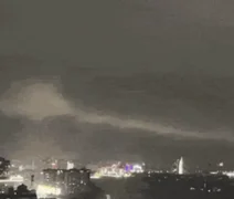 Homem sobrevive após ser lançado do 12º andar por tornado na China