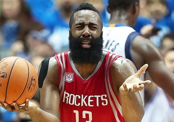Astro da NBA é acusado de tomar celular de mulher que filmava briga