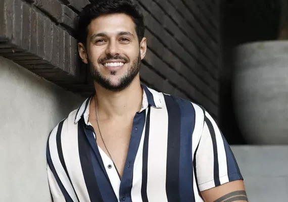 Ex-BBB Rodrigo passa por cirurgia após acidente de carro e estado é grave