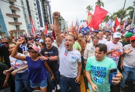 Caminhada histórica marca reta final da campanha de Renan Filho em Maceió