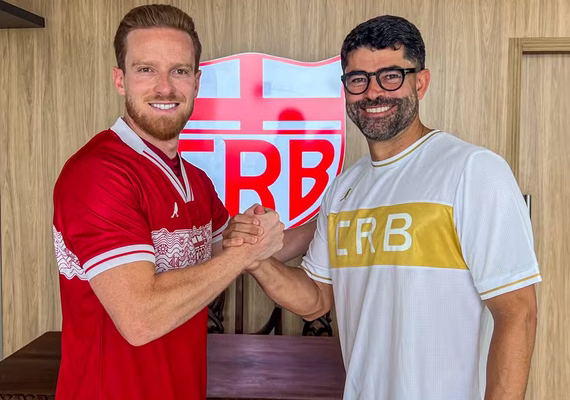 CRB apresenta lateral Lucas Lovat como reforço para a temporada