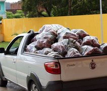 COOPAQ doa alimentos para famílias desalojadas de Matriz de Camaragibe
