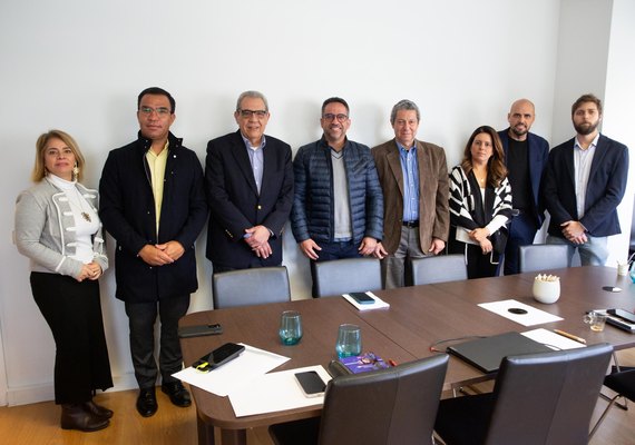 Governador se reúne com equipe do Fibe, em Lisboa, em busca de investimentos europeus para Alagoas