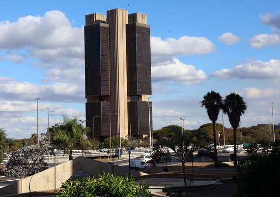 Inflação de 2025 ficará abaixo do teto da meta, em 4,46%